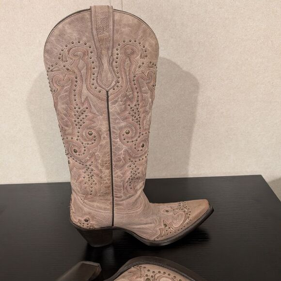 Corral Cream/Tan Studded Boots 8.5 Retired Style